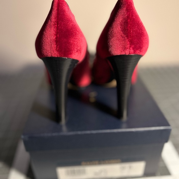 Ralph Lauren Purple Label, Crimson and Black Velvet Heels - Picture 2 of 4